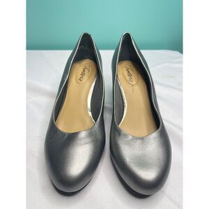 Trotters Sleek‎ Silver size 7WW  Pumps bin 1